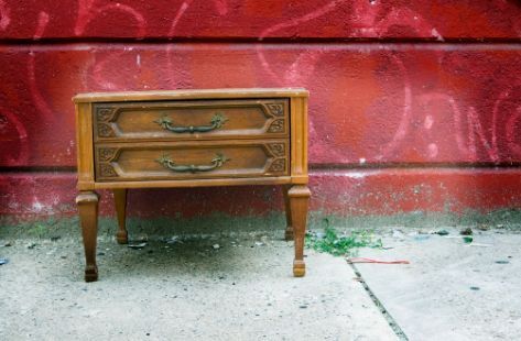 Checklist Lengkap Menilai Kondisi Mebel Tua Sebelum Restorasi